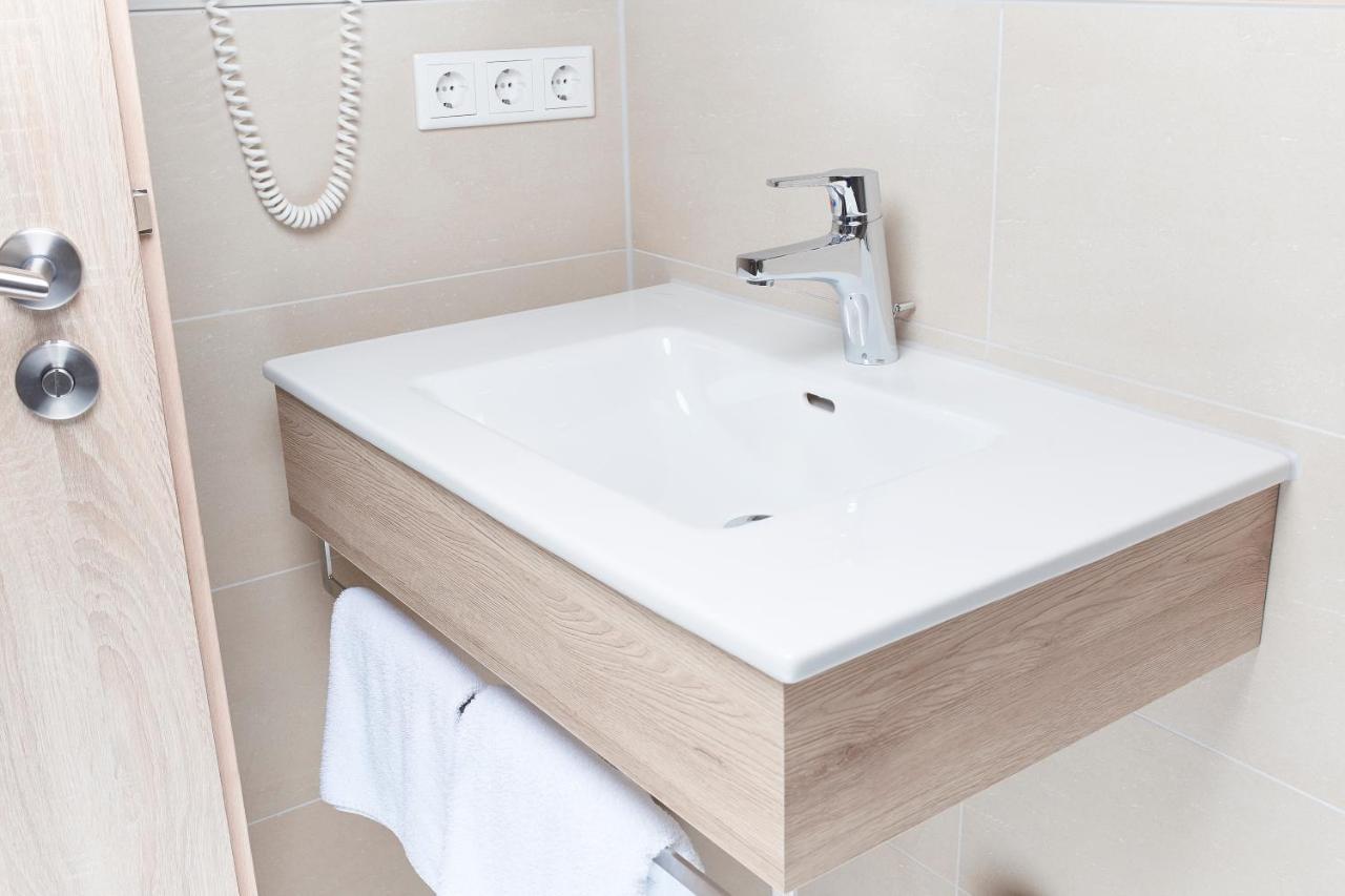 Hotel Alpha Nuremberg ภายนอก รูปภาพ