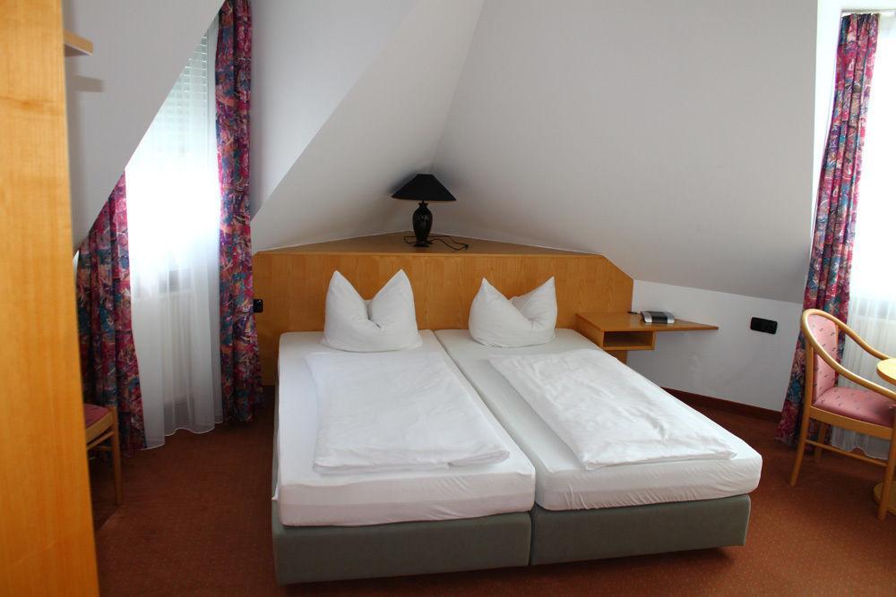 Hotel Alpha Nuremberg ภายนอก รูปภาพ