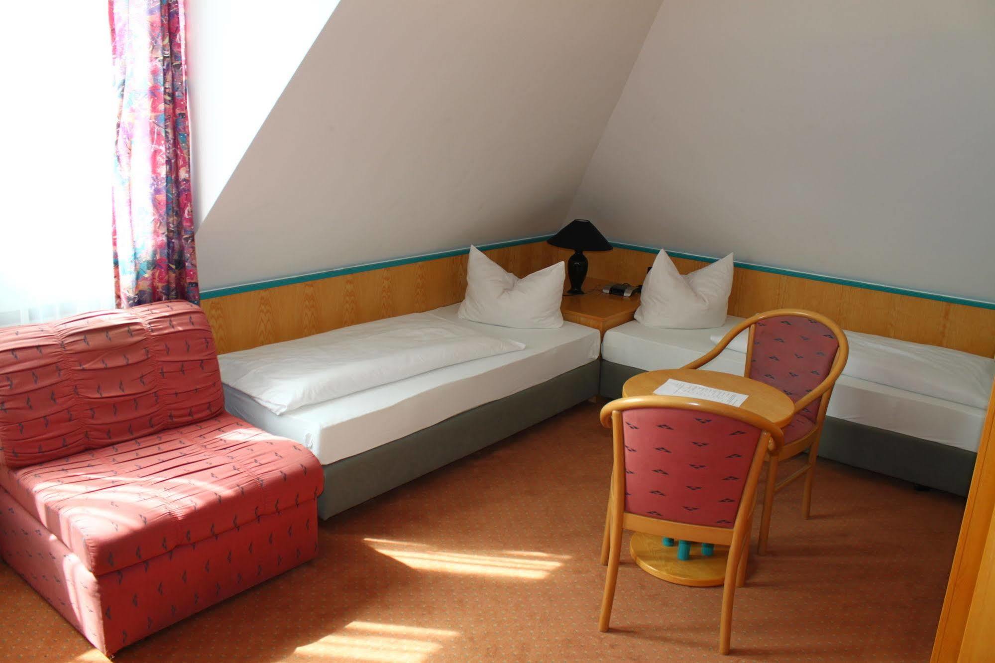 Hotel Alpha Nuremberg ภายนอก รูปภาพ